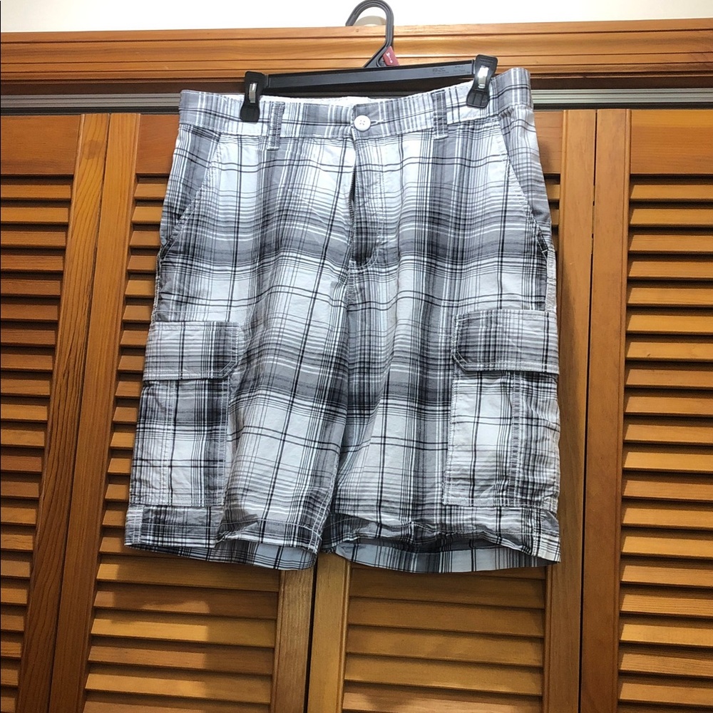 Faded Glory Men's Plaid Cargo Shorts - Black and White